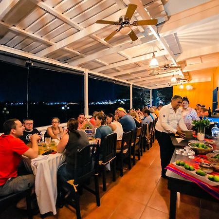 Hotel Villa Del Lago フローレス エクステリア 写真