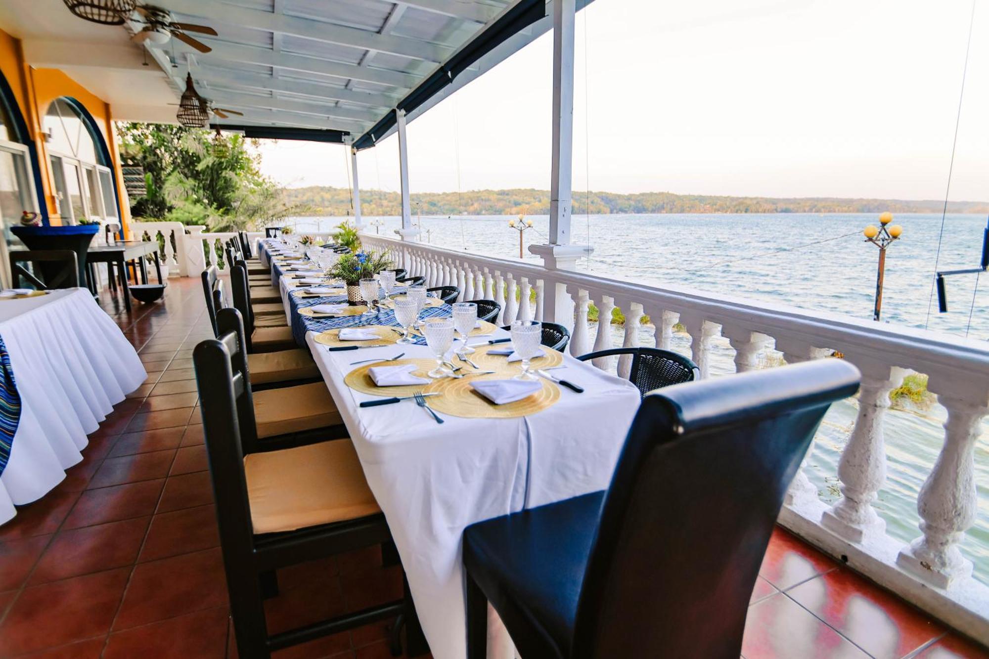 Hotel Villa Del Lago フローレス エクステリア 写真